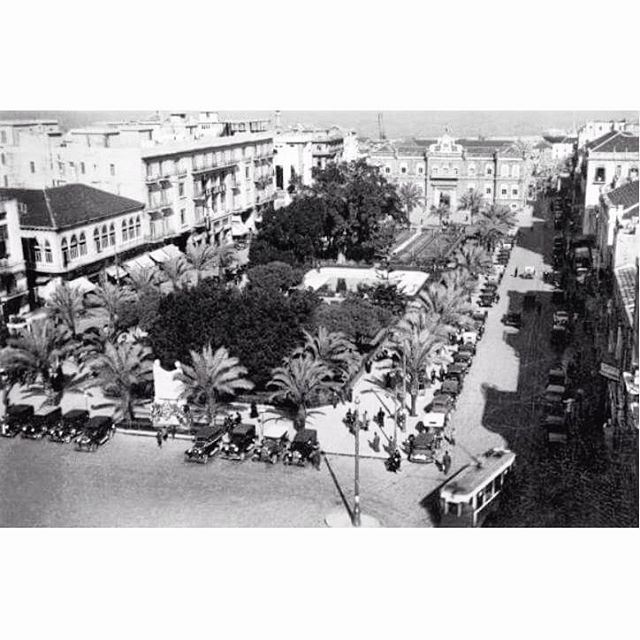 Beirut Martyrs Square In 1931 .