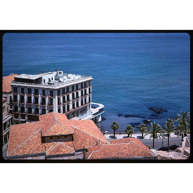 Beirut New Royal Hotel - 1965 .