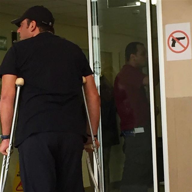 Beirut or Far West? One of the entrances of a big hospital in Beirut 🔫🚫... (Beirut, Lebanon)