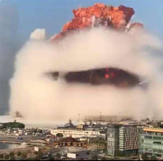 Beirut Port Blast August 4, 2020 (The closest you can get to a Nuclear Bomb)