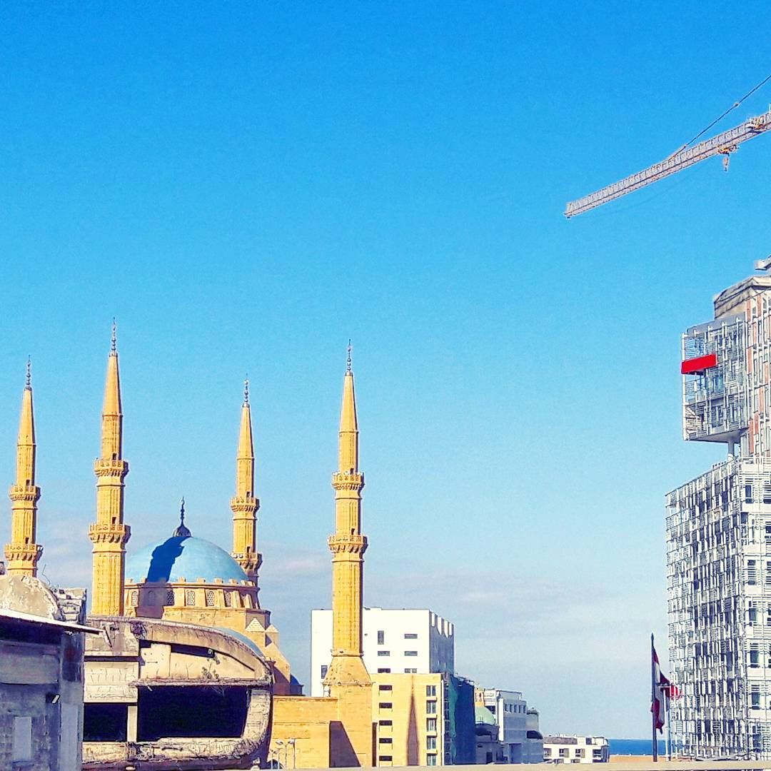 Beirut's contradictions: modernity and ruins in the same spot!... (Beirut, Lebanon)