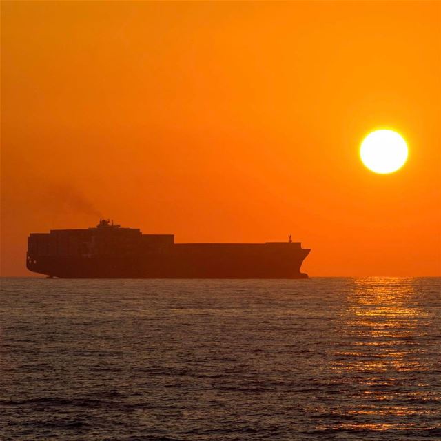  Beirut sea Sunset sunshine landscape natue beautifullebanon... (Ain El Mreisse, Beyrouth, Lebanon)