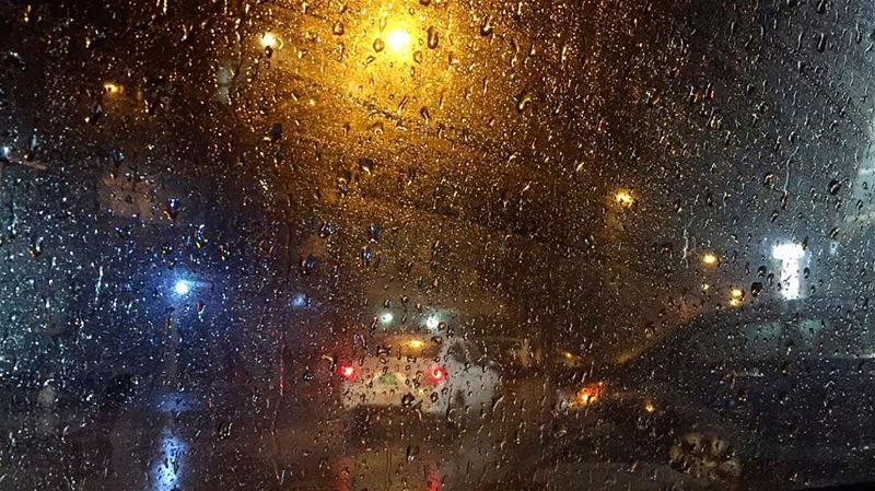  beirut under the  storm 💙🌧💛 rainy  rainynight  beautiful  weather ... (Beirut, Lebanon)