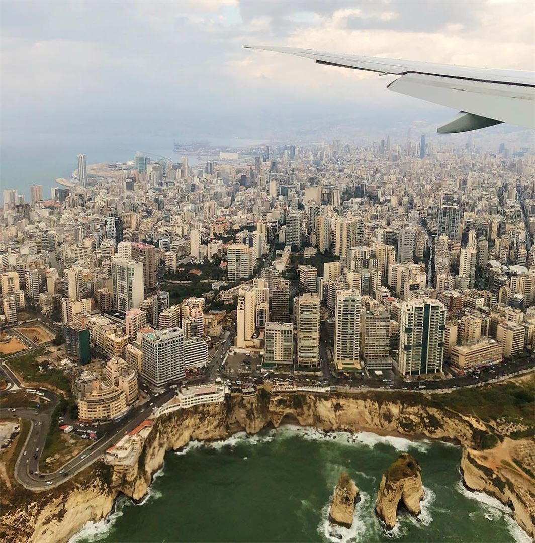 Beirut View ❤️By @bek_ee  Rawché  Rawshe  Beyrouth  Beirut  Liban  Libano... (Beirut, Lebanon)
