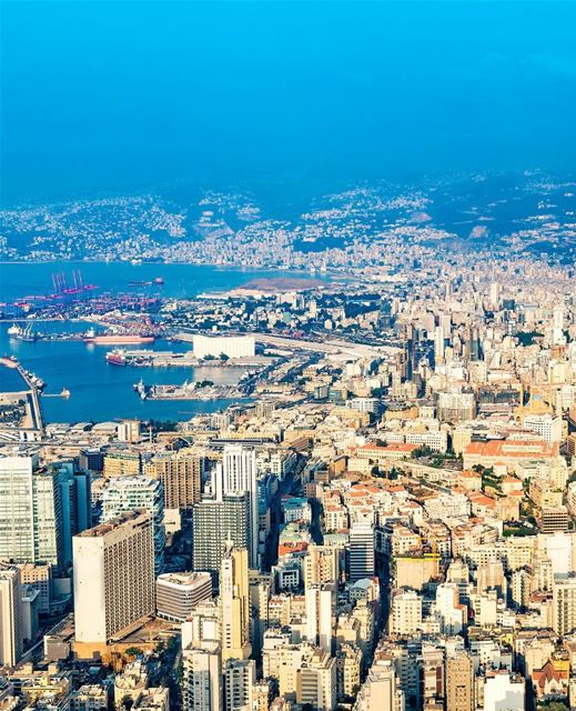Beirute, mais de cinco mil anos de história em (re)construção 🇱🇧 Beirut.... (Beirut, Lebanon)