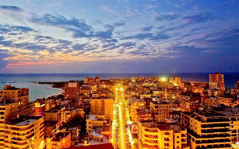 Beiruting by night 🌇...📸 @perlabader . beirut nights... (Beirut, Lebanon)