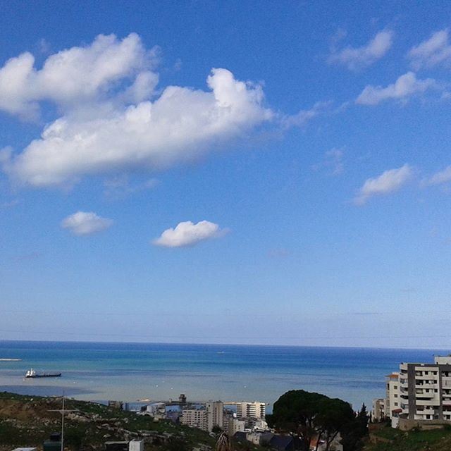 beirutnow nofilter nofilters blueskyafterstorm beautifulsky beautifulwinterday beautifulweather (Beirut, Lebanon)