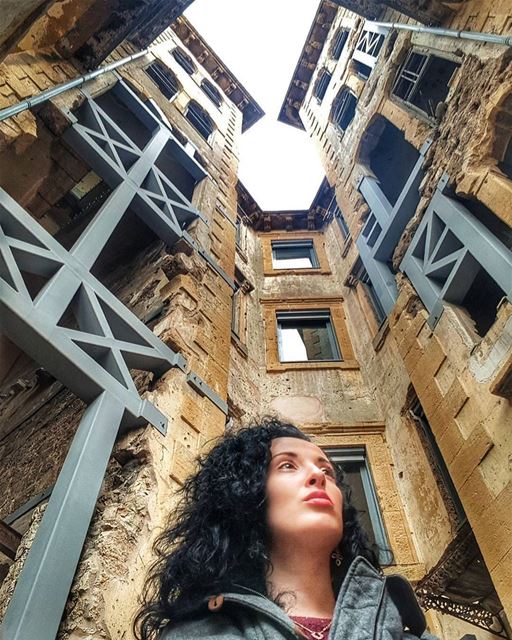 Beit Beirut 🏚 Жил-был в самом сердце тогда еще французского Бейрута "желый (Beit Beirut)