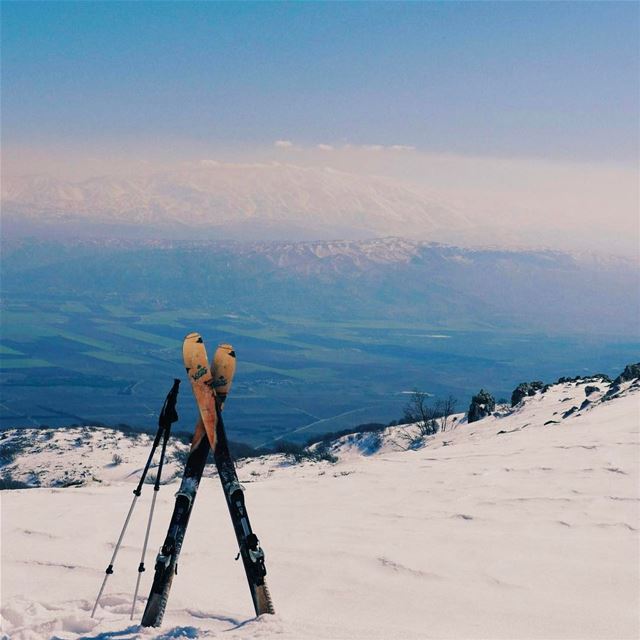 Bekaa valley seen from Barouk⛷.. lebanon  instagood  backcountryskiing ... (Shouf Biosphere Reserve)