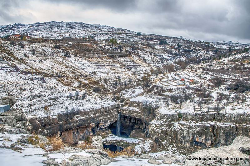 Belou3 Bal3a Waterfall and Sinkhole Under the Snow (Tannourine, Lebanon)