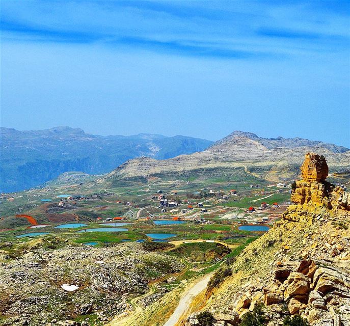 Best place in leb❤❤❤ splendid  view  mountains  mountainsoflebanon ... (Aakoura)
