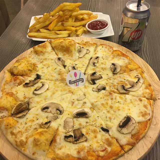 Best trio 😍😍 pizza, fries and diet 7up 👍🏻👍🏻 @addiction_df_rc ... (Addiction_df)