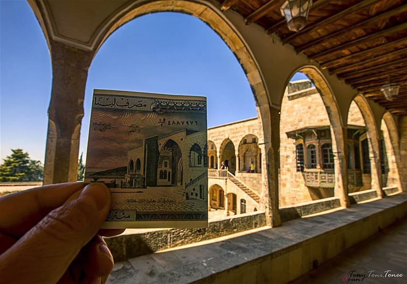 Between the past and the present !!!  lebanon  beiteddine ... (Beiteddine Palace)