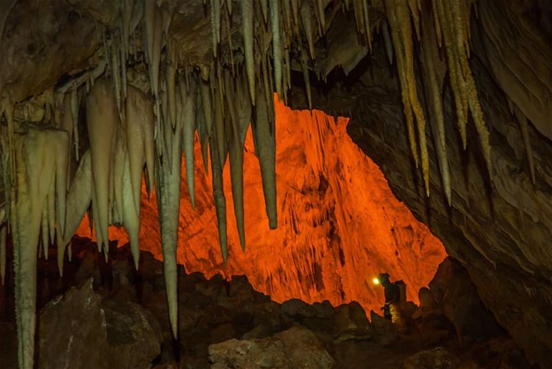 Beyond the touristic part in Jeita  lebanon ... (Jeita Grotto)