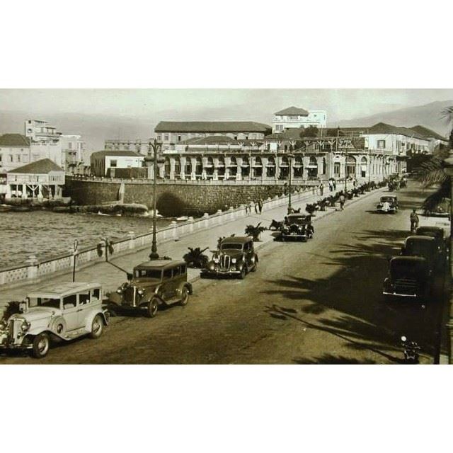 Beyrouth Avenue Des Francaise 1920 .