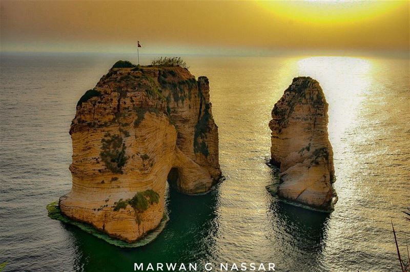 Beyrouth, ton chant plein de douceur S'étire à l'infini Beyrouth, et... (Beirut, Lebanon)