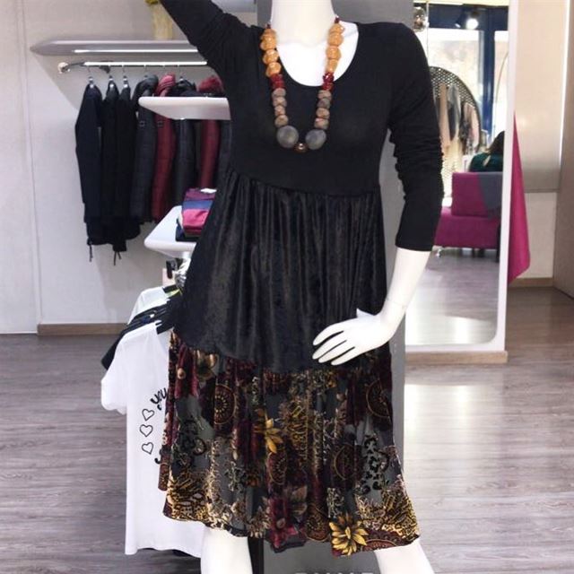 Black dress floral at the bottom 🌺DailySketchLook 166 shopping  italian... (Er Râbié, Mont-Liban, Lebanon)