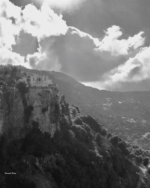  blackandwhite  monochrome  sky  clouds  oldhouse  landscapephotography ...