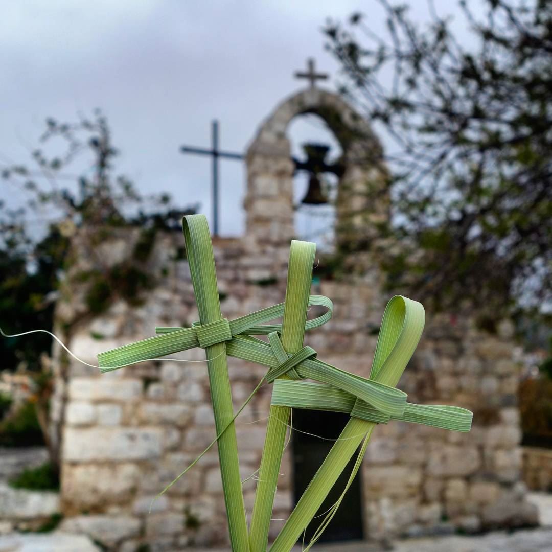 🌿⛪🕊 "Blessed is He who comes in the name of the Lord! Hosanna in the... (Byblos - Jbeil)