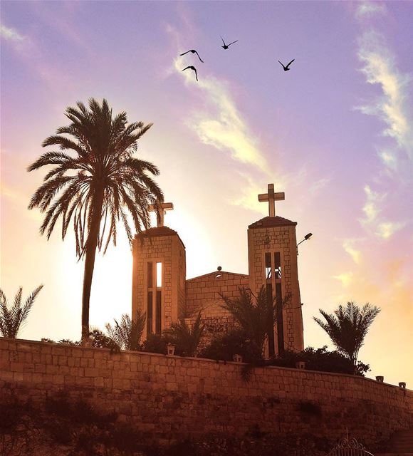 Blessed Sunday 🙏 lebanon  nature  naturelovers  natureporn  landscape ... (Al Fidar, Mont-Liban, Lebanon)