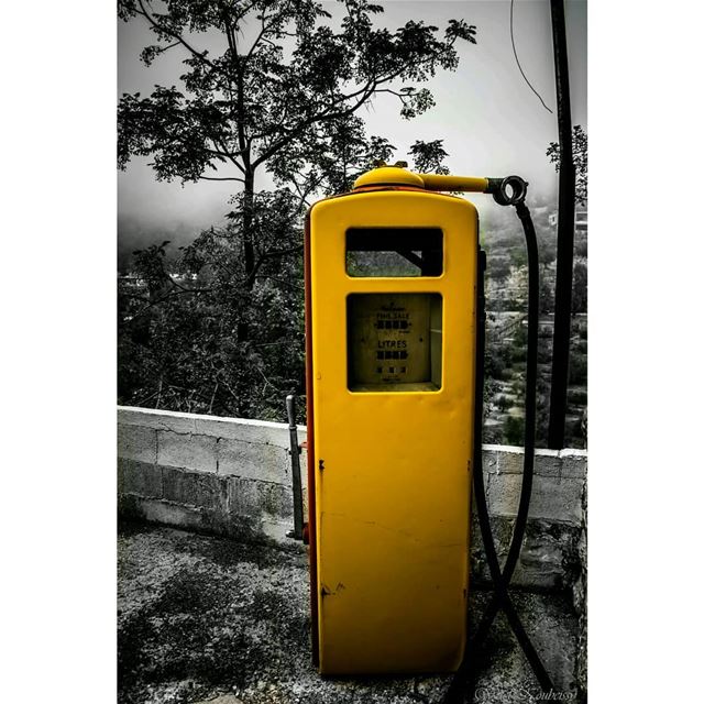  bnw  abandoned  old  gas  pump  yellow  blackandwhite  lebanon  trees  ...