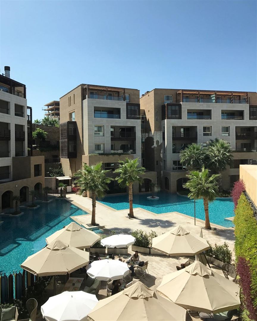 Bom dia ensolarado diretamente do resort @kempinskilebanon, fotografado... (Kempinski Summerland Hotel & Resort Beirut)