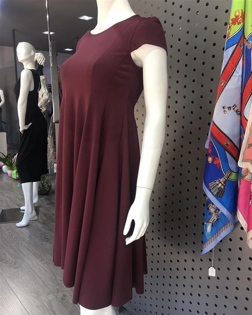 Bordeaux dress now half price 1/2 👌DailySketchLook 416 shopping ... (El Mtaïleb, Mont-Liban, Lebanon)