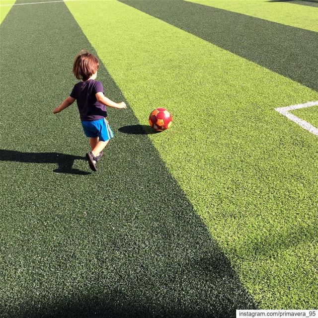  boy  football  soccer  ball  run  kick  fun  outdoor  sports  elias ... (Fun zone Kleyat)