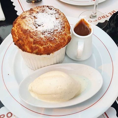 Bread pudding with lots & lots of caramel 😍😍😍 Credits to @fadsfood  (Metropole)