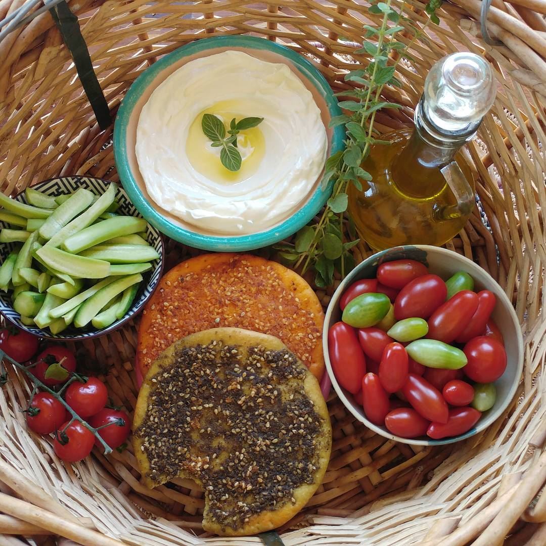 Breakfast on the go (to the farm). breakfast  lebanon🇱🇧  labneh  veggies... (Dayr Al Qamar, Mont-Liban, Lebanon)