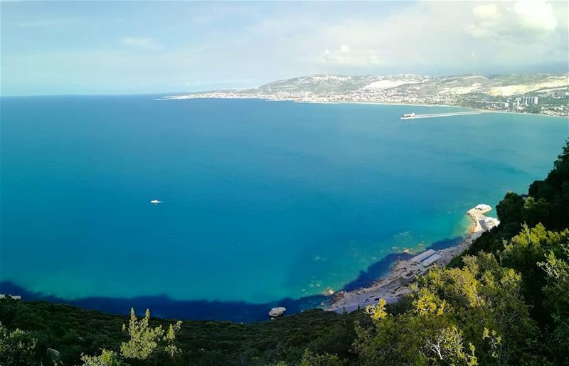 Breathe in the Ocean 💙. thalassophile.... oceanblue  blue  water ... (Chekka)