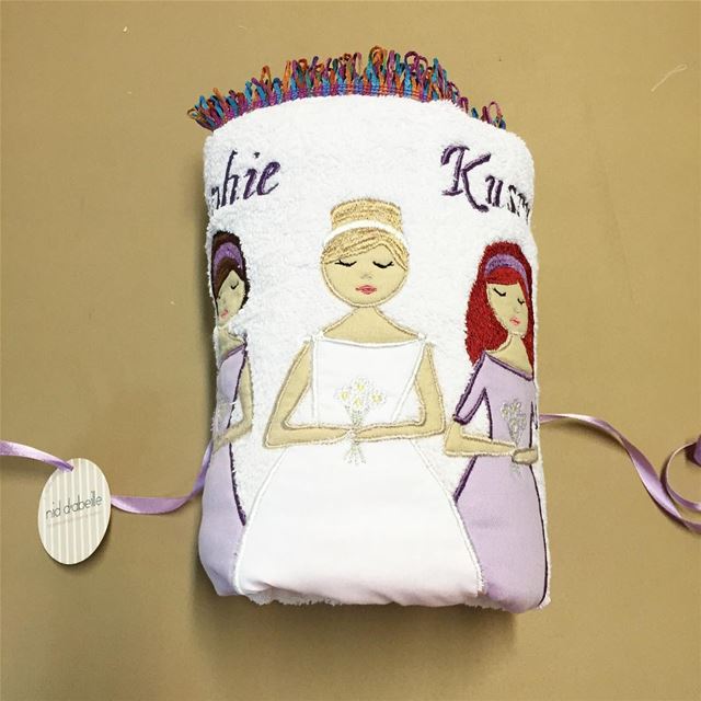 Bride to be 👰🏼 set of towels and bathrobe for the bridesmaids 🍸Write it...