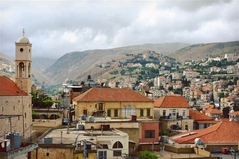 Bright mornings ☀️🌼🏡••••••••••••••••••••••••• prolebanon ... (Zahlé, Lebanon)