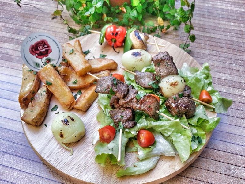 Brochette De Boeuf anyone? Give us a call ☎️ 03 25 13 19 or order online @o (Em's cuisine)