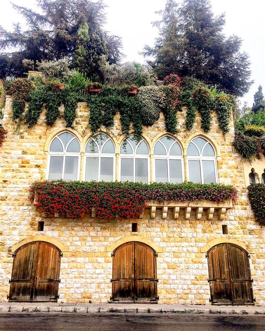  broumana  livelovebroumana  lebanon  livelovelebanon  beautifulhouses ... (Broummâna, Mont-Liban, Lebanon)