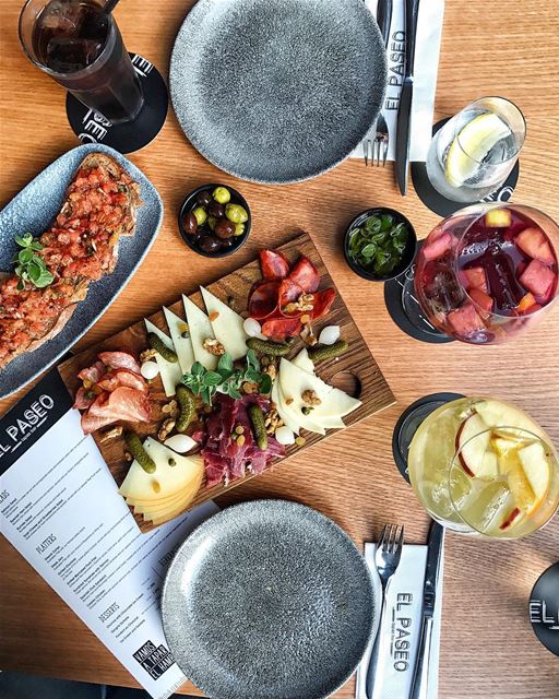 Brushing up on Spanish cuisine 👌🏻 This charcuterie & cheese board paired... (El Paseo)