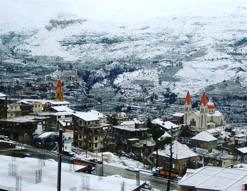 bsharre bcharre  bcharreh  valley nature snow einter nature  naturaleza ... (Bcharré, Liban-Nord, Lebanon)