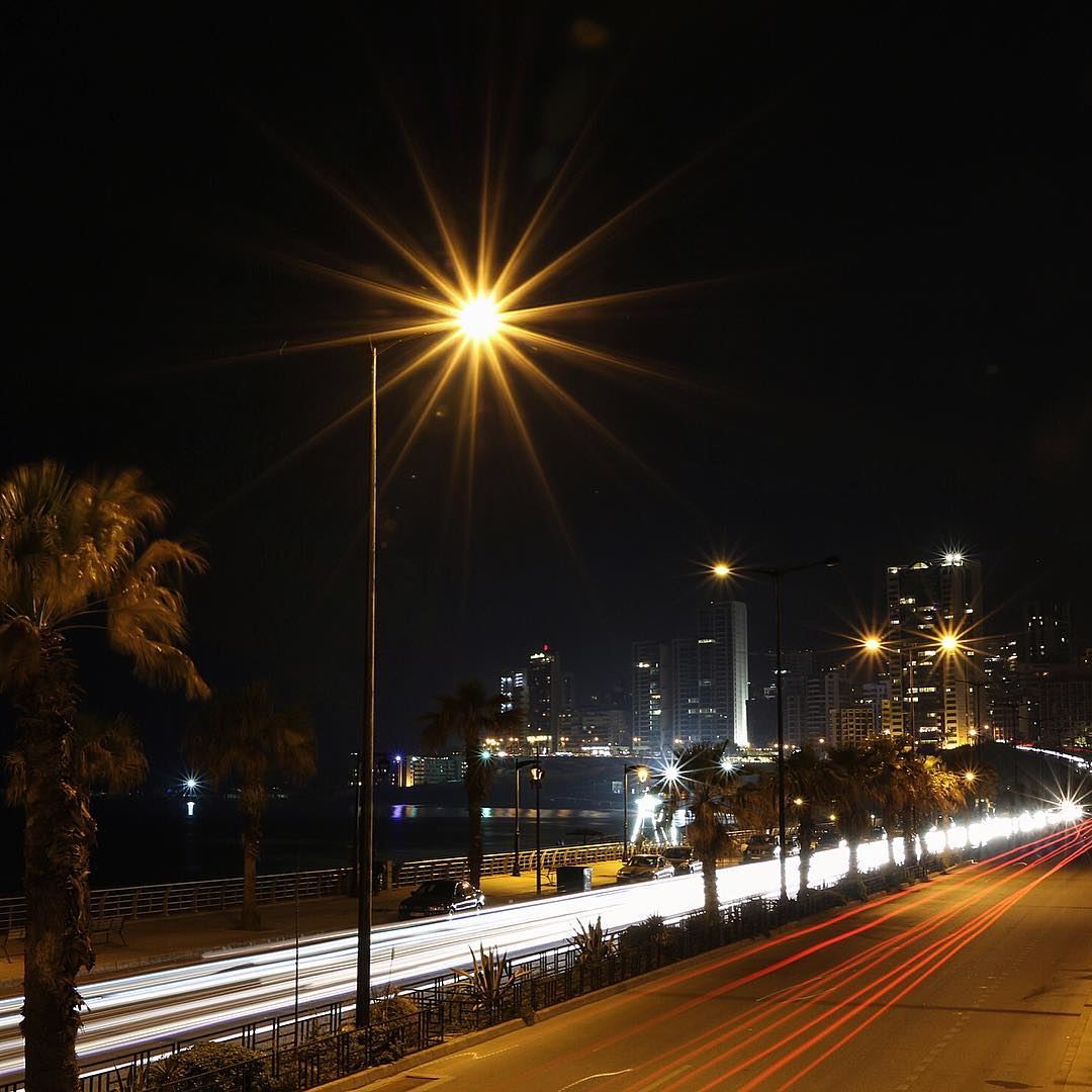 Busy highway.... lighting highway painting lightpainting longexposure... (Ramlet El Bayda)