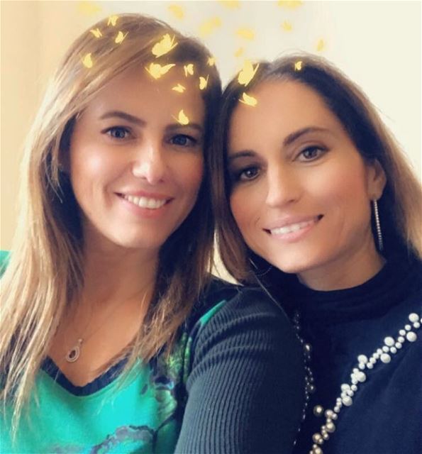 Butterflies 🦋 Easter fun🐥🐣 with @nicolettatsiama ❤️😘   art oilpainting...