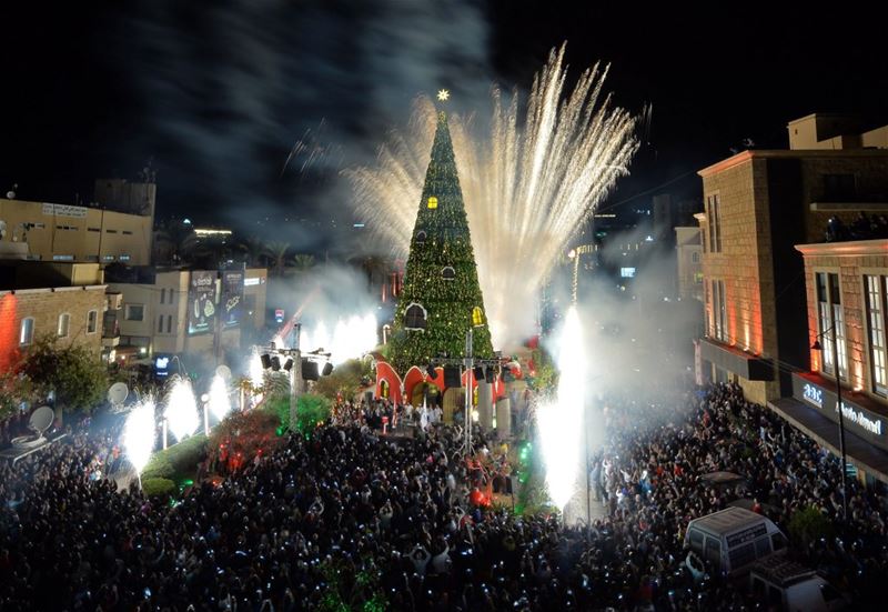 Byblos inaugurated a 30-metre high Christmas tree displayed at its entrance.