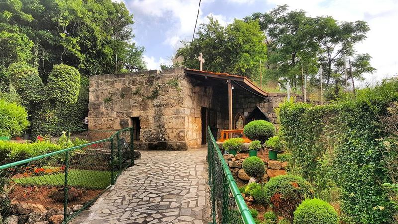 🙏📿⛪  byblos  jbeil  chapel  worship  christianity  whatsuplebanon ... (Byblos - Jbeil)