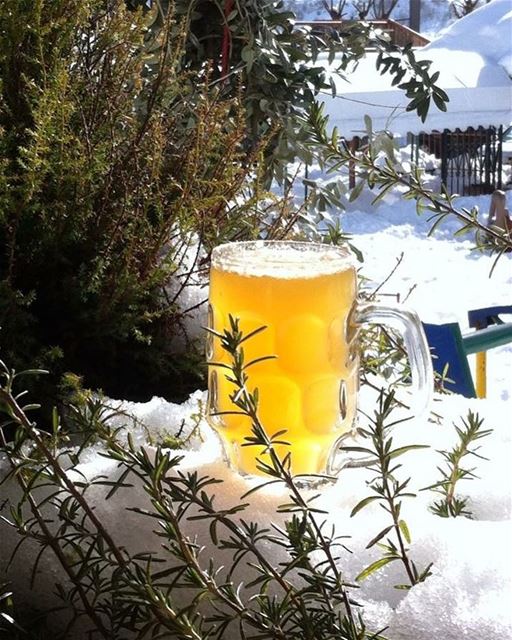 C'est la vie...💁🏽 cestlavie snow beer view green nature enjoylife... (Mayruba, Mont-Liban, Lebanon)