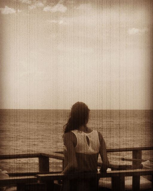 Ça viendra...  photooftheday photodaily photographylovers sepia nuage...