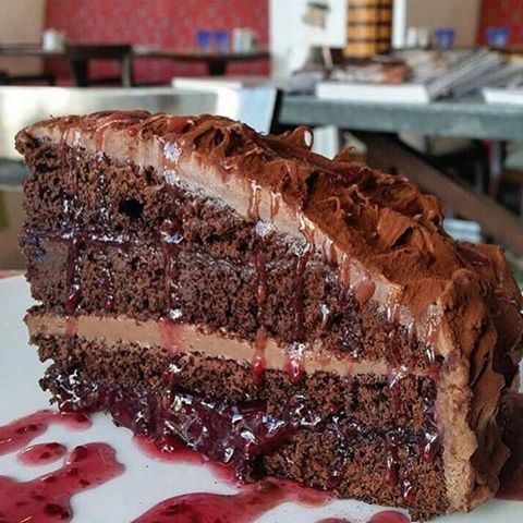 Cake cake cake cake cake 😍😍😍😍 at @legraybeirut 👍  (Le Gray, Beirut)