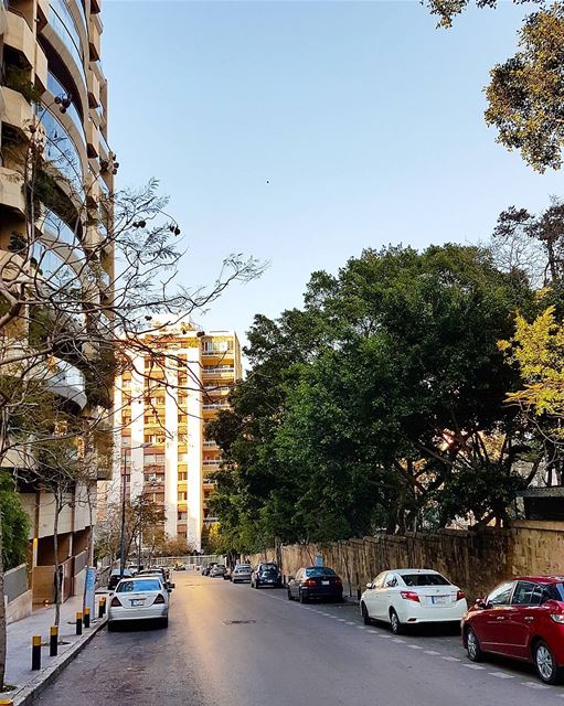 ... Calm streets of Beirut on a clear Sunday morning 🌝🌞------..... (ESA Business School)