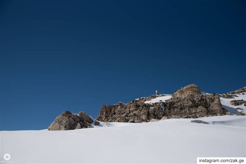 Calm white landscape  snow  cross  liveloveakoura  livelovebeirut ... (Akoura Laklouk)