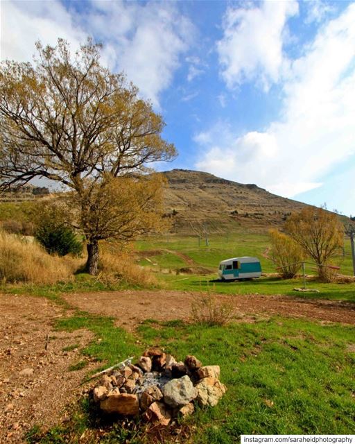 Camping anyone? ⛰..... saraheidphotography  lebanon  livelovelebanon... (El Laqloûq, Mont-Liban, Lebanon)