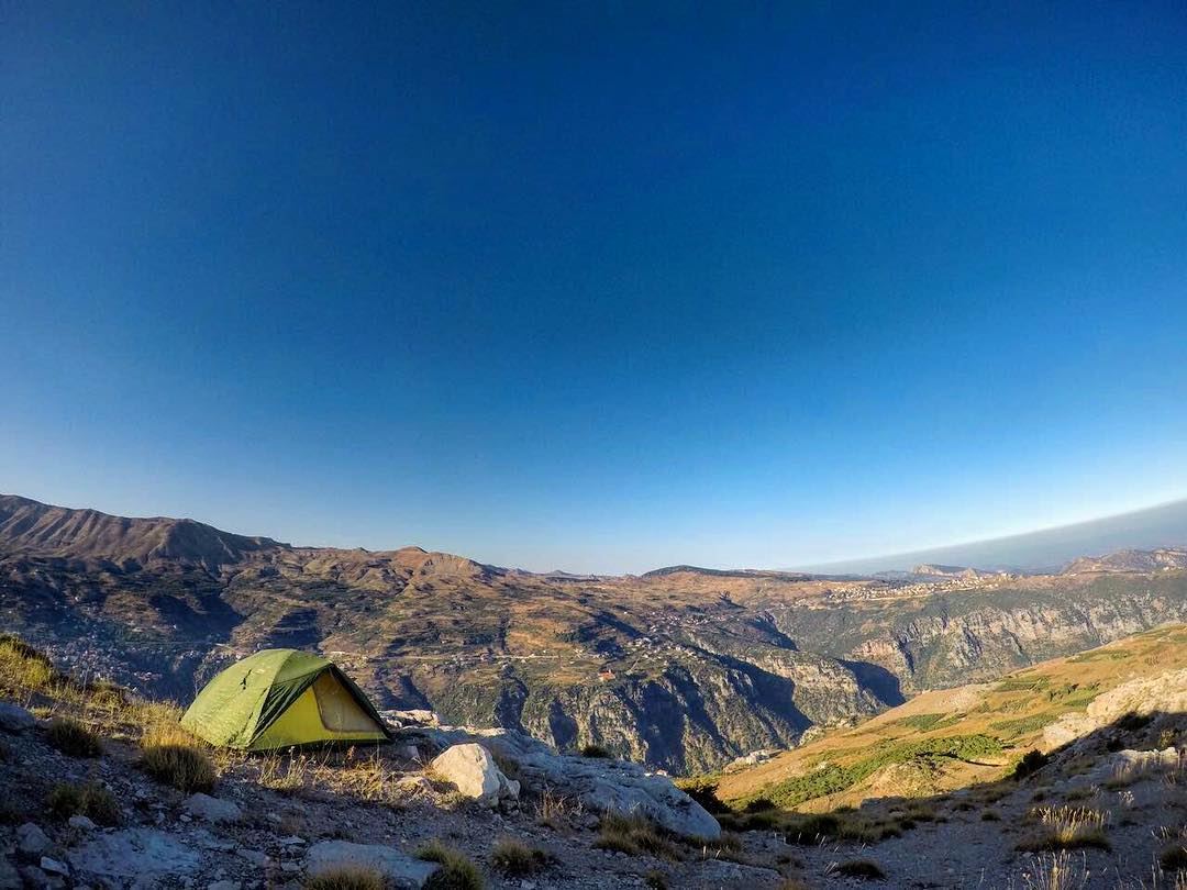 camping on the top ⛺️🇱🇧⛰🔥 lebanon  lebanon_hdr  lebanon_hd  ehden ... (Jabal Mâr Eliâs)
