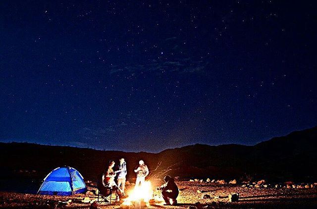  camping under the stars camp night nightphoto nightphotography... (3youn El Simen)