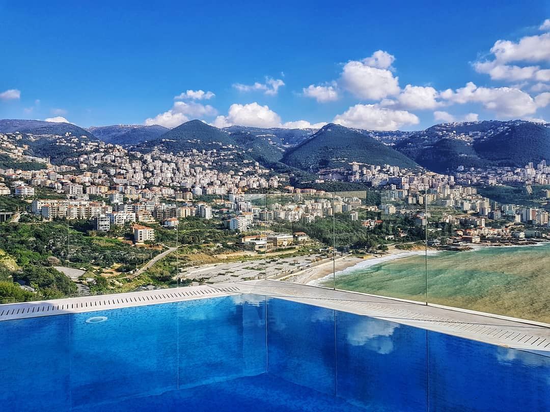 Can u guess  theseason? 🗻 naturalwallpaper ig_lebanon  livelovejounieh... (Monte Cassino)
